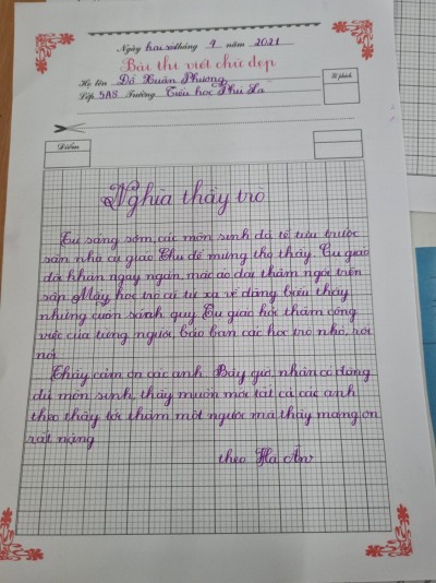 Hội thi viết chữ đẹp cấp trường.