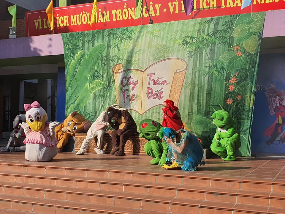 Tổ chức sinh hoạt dưới cờ Sân Khấu Học Đường với vở diến " Cây tre trăm đốt"